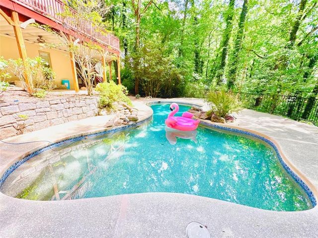 175 River Court Parkway, Atlanta, GA 30328