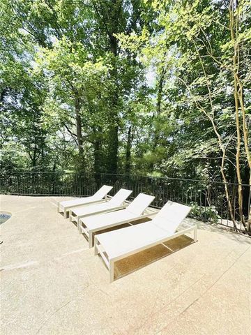 175 River Court Parkway, Atlanta, GA 30328