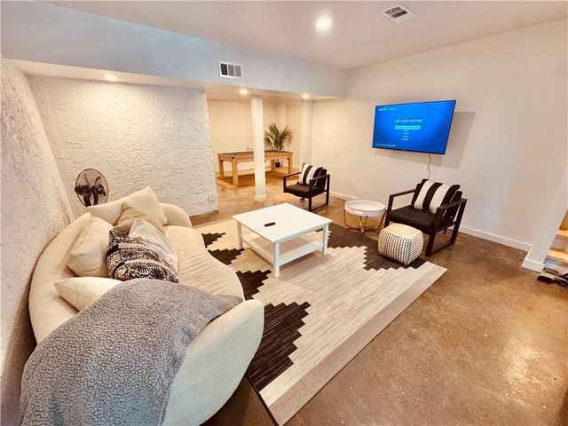 175 River Court Parkway, Atlanta, GA 30328