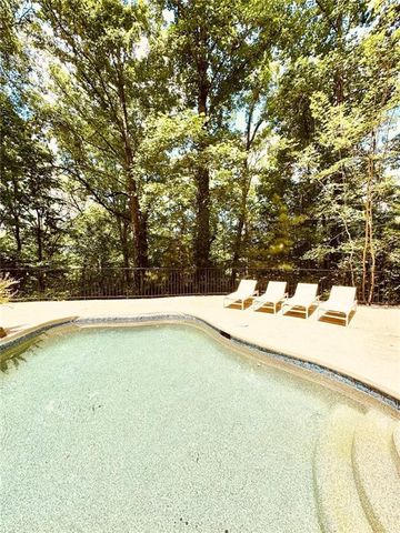 175 River Court Parkway, Atlanta, GA 30328