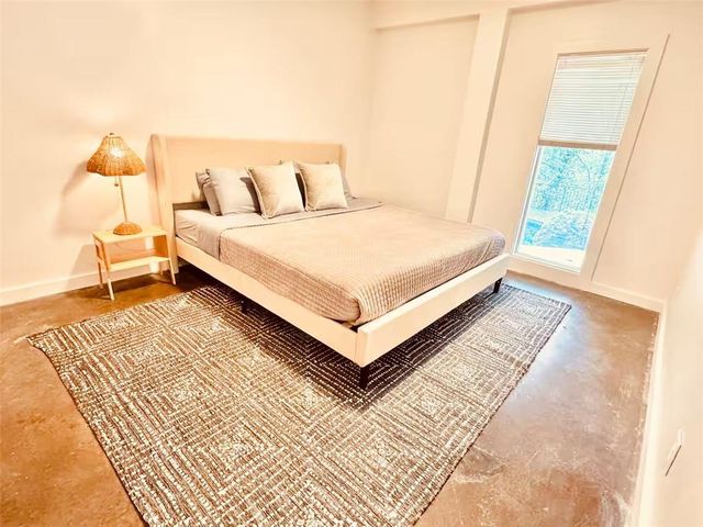 175 River Court Parkway, Atlanta, GA 30328