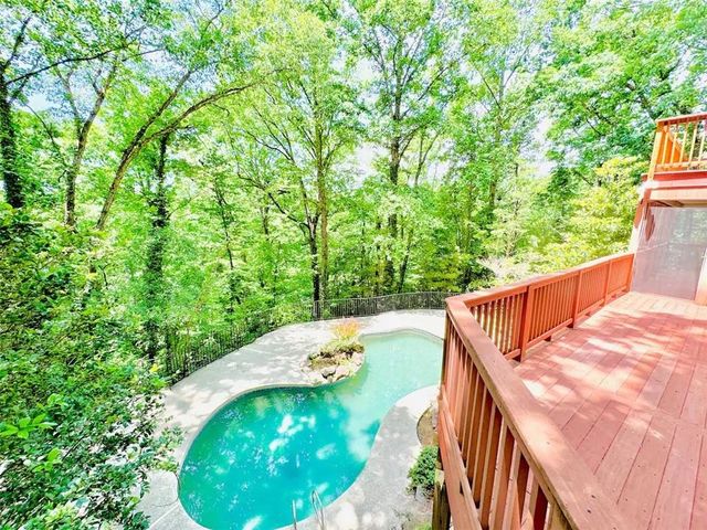 175 River Court Parkway, Atlanta, GA 30328