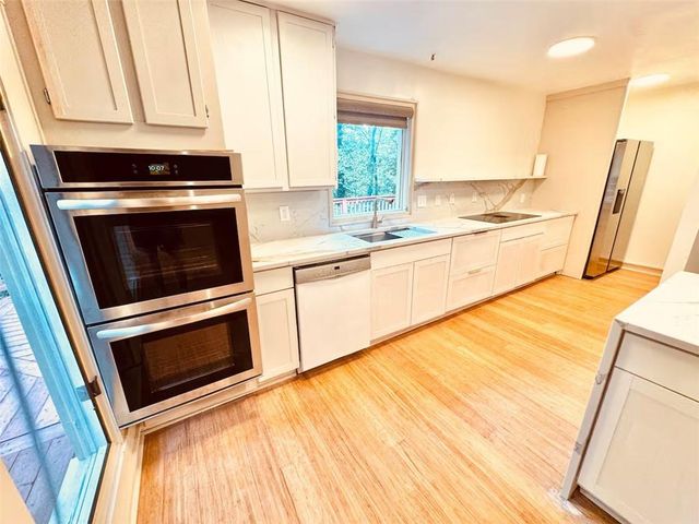 175 River Court Parkway, Atlanta, GA 30328