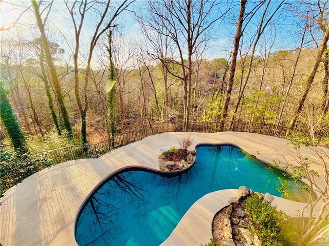 175 River Court Parkway, Atlanta, GA 30328