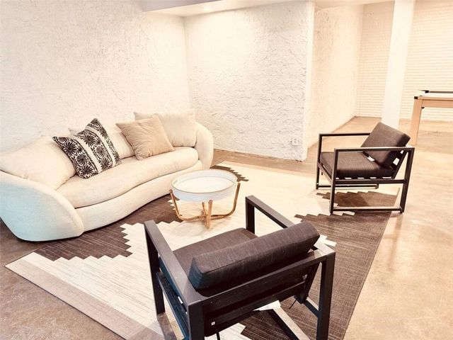 175 River Court Parkway, Atlanta, GA 30328