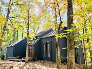 175 River Court Parkway, Atlanta, GA 30328