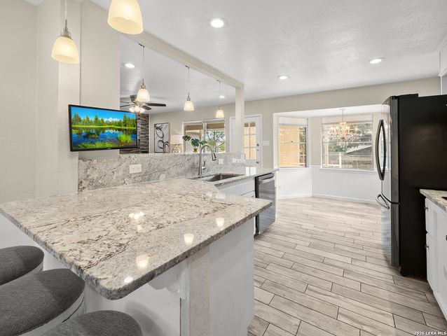 5302 Charter Oak, San Antonio, TX 78229