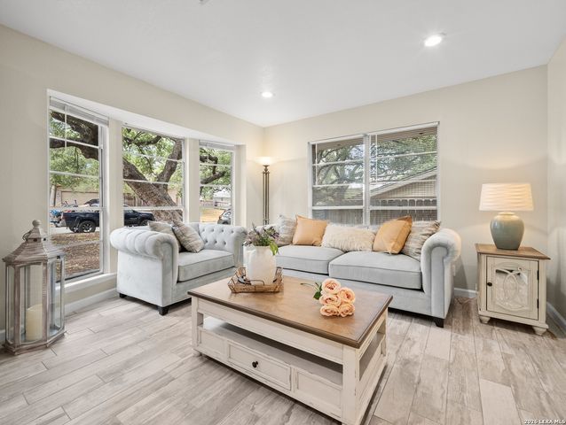 5302 Charter Oak, San Antonio, TX 78229