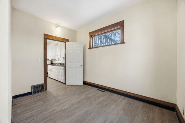 1122 4th Avenue N, Fargo, ND 58102