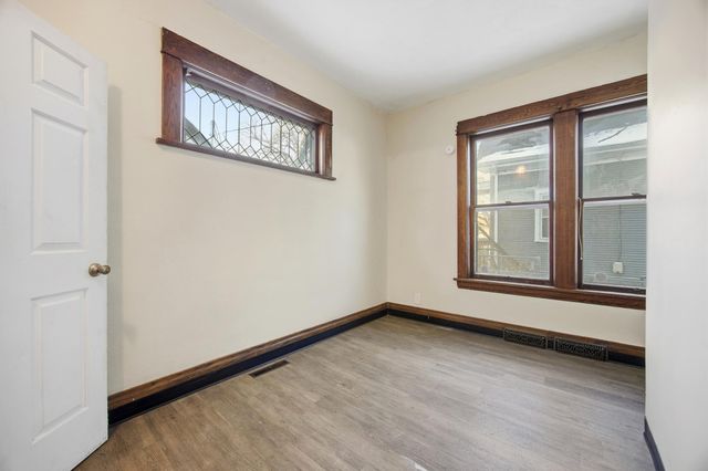 1122 4th Avenue N, Fargo, ND 58102