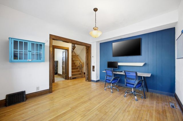 1122 4th Avenue N, Fargo, ND 58102