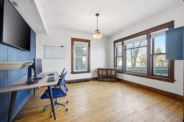 1122 4th Avenue N, Fargo, ND 58102