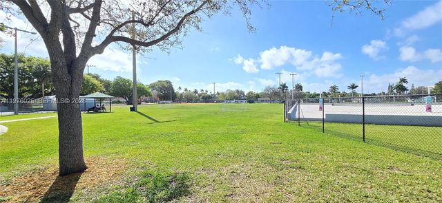 201 NE 2nd Ave 1, Dania Beach, FL 33004