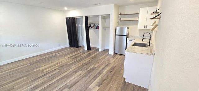 201 NE 2nd Ave 1, Dania Beach, FL 33004