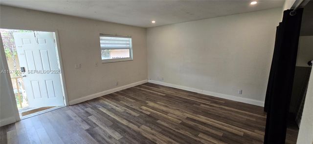 201 NE 2nd Ave 1, Dania Beach, FL 33004