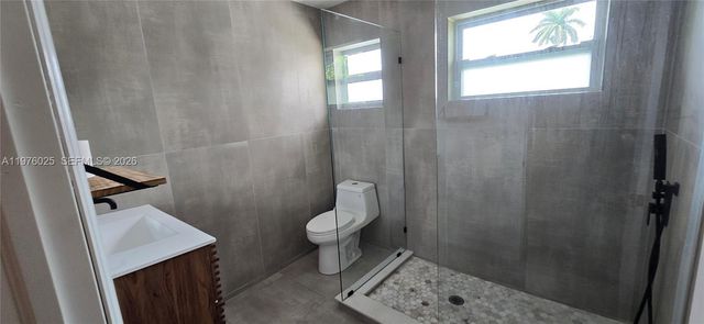 201 NE 2nd Ave 1, Dania Beach, FL 33004