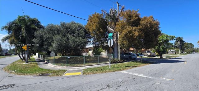 201 NE 2nd Ave 1, Dania Beach, FL 33004