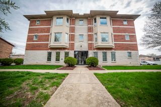 5368 W 96th Street 2S, Oak Lawn, IL 60453
