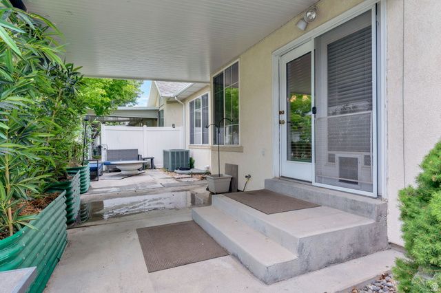 1092 W TITHING RIDGE DR, Riverton, UT 84065