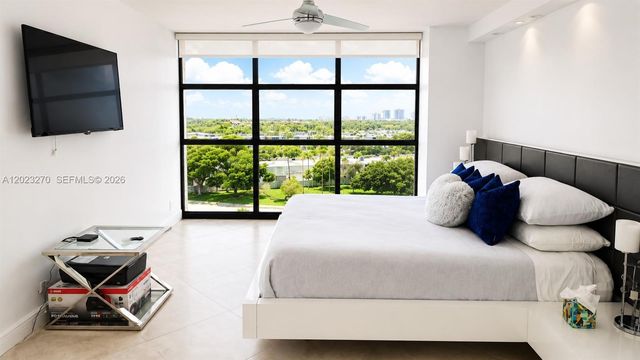600 Parkview Dr 829, Hallandale Beach, FL 33009