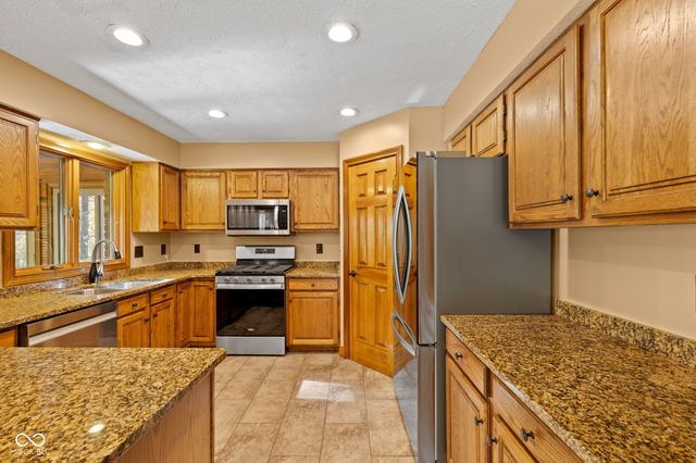 6229 Catalpa Drive, Avon, IN 46123