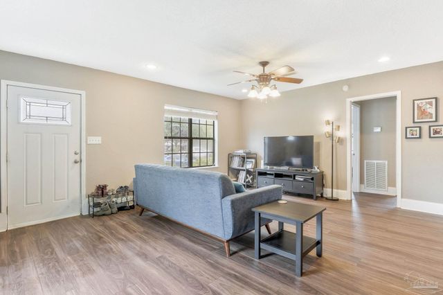 1760 W Romana St, Pensacola, FL 32502