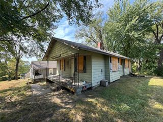 108 N Ditzler Avenue, Independence, MO 64053