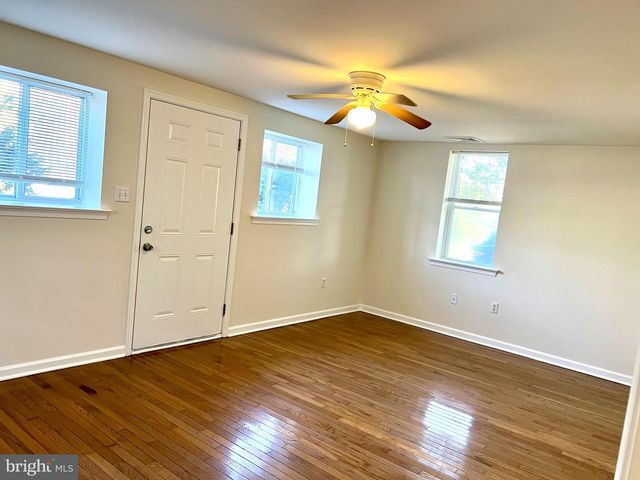 504 MULLICA HILL RD, Mullica Hill, NJ 08062