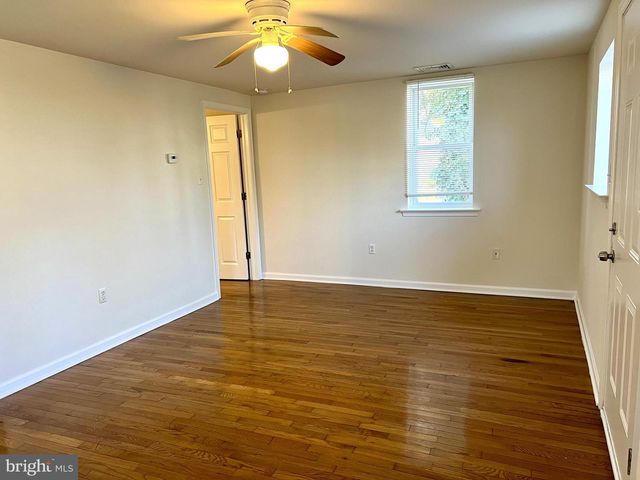 504 MULLICA HILL RD, Mullica Hill, NJ 08062