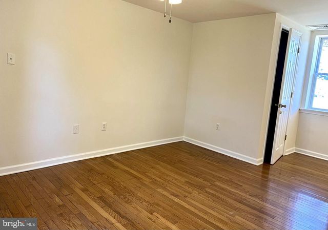 504 MULLICA HILL RD, Mullica Hill, NJ 08062