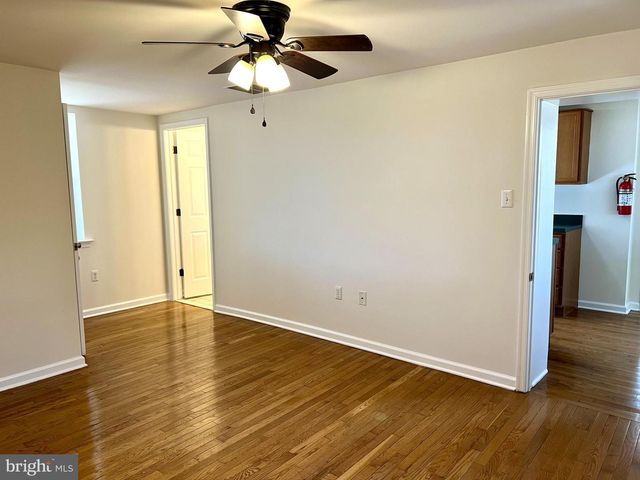 504 MULLICA HILL RD, Mullica Hill, NJ 08062