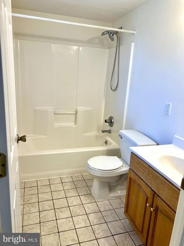 504 MULLICA HILL RD, Mullica Hill, NJ 08062