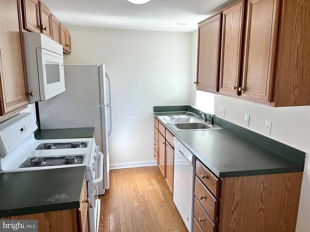 504 MULLICA HILL RD, Mullica Hill, NJ 08062