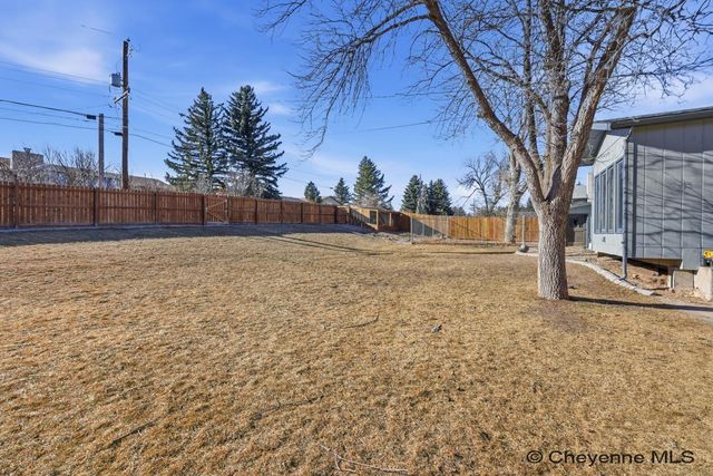 803 GOLDEN HILL ST, Cheyenne, WY 82009