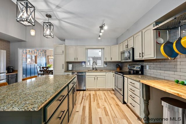 803 GOLDEN HILL ST, Cheyenne, WY 82009