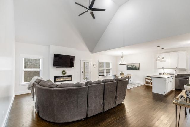 621 Sunset Valley Drive, Soddy Daisy, TN 37379