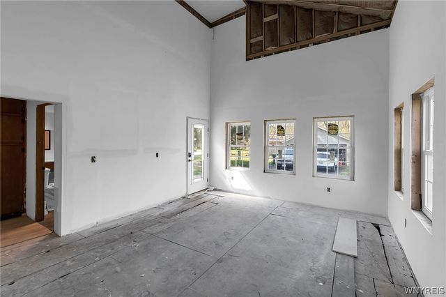 9866 State Road, Boston, NY 14025