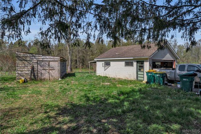 9866 State Road, Boston, NY 14025
