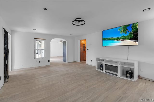 9866 State Road, Boston, NY 14025