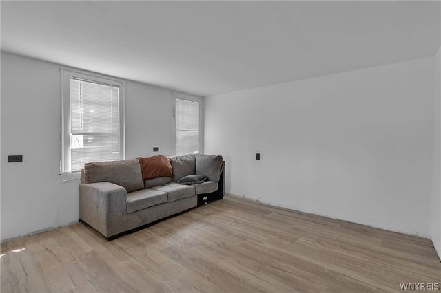 9866 State Road, Boston, NY 14025