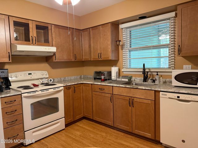 85 Lions Head Boulevard S, Brick, NJ 08723