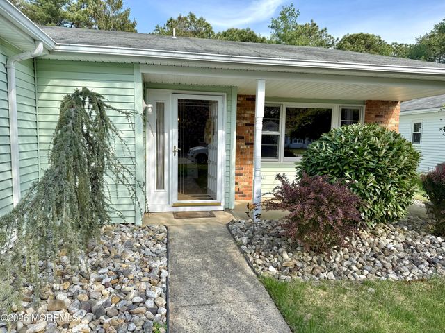 85 Lions Head Boulevard S, Brick, NJ 08723