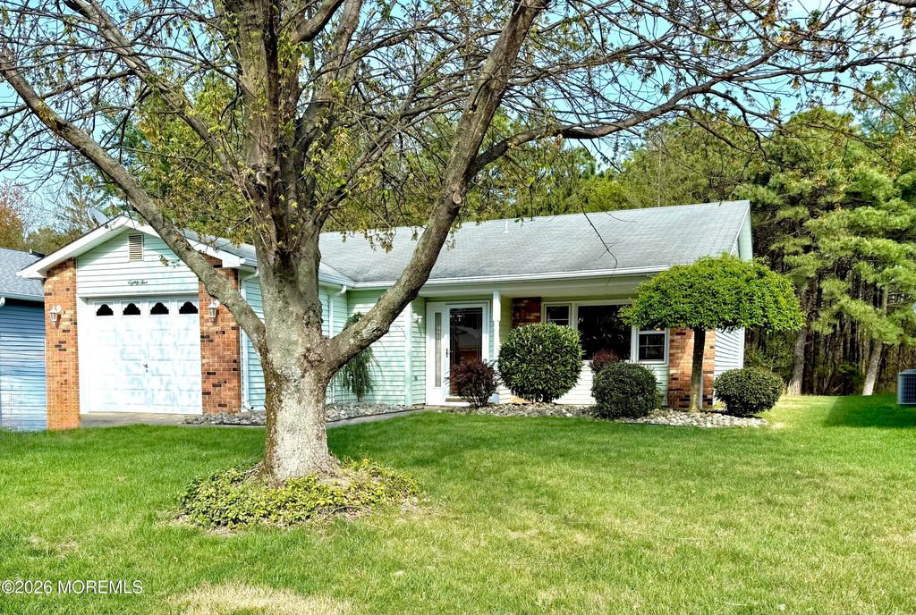 85 Lions Head Boulevard S, Brick, NJ 08723