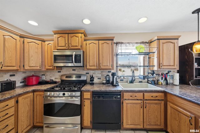 417 LILAC Lane, East Peoria, IL 61611