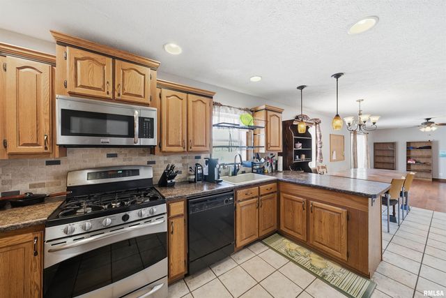 417 LILAC Lane, East Peoria, IL 61611