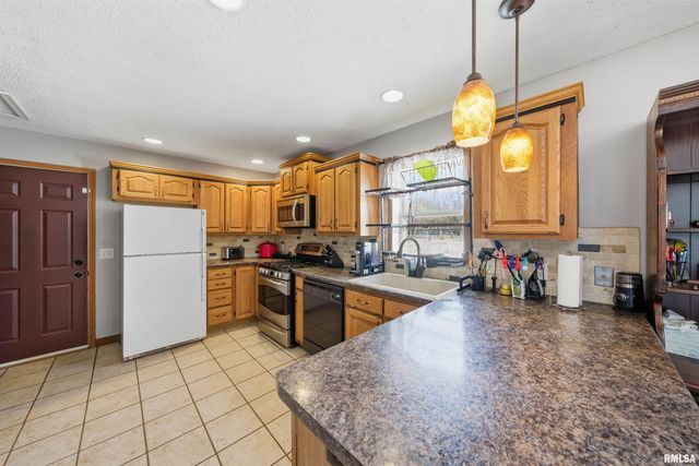 417 LILAC Lane, East Peoria, IL 61611