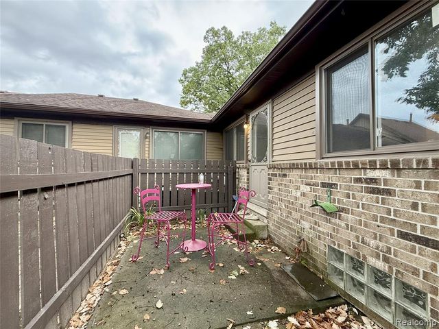3793 Heritage Parkway, Dearborn, MI 48124