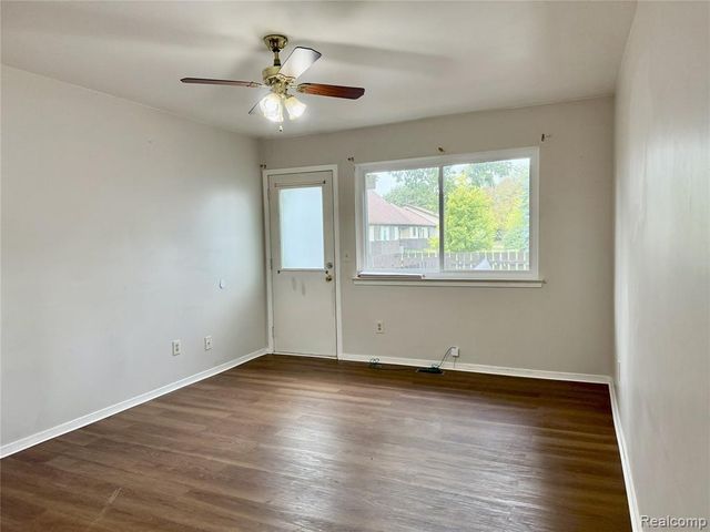 3793 Heritage Parkway, Dearborn, MI 48124