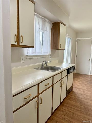 3793 Heritage Parkway, Dearborn, MI 48124