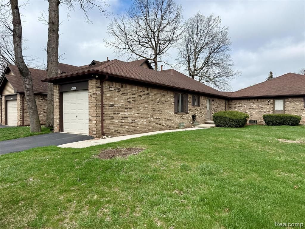 3793 Heritage Parkway, Dearborn, MI 48124